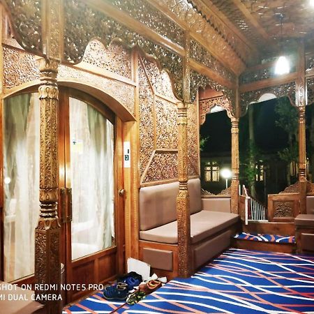 The Mughal Sheraton Houseboat Hotel Durgjan Zewnętrze zdjęcie