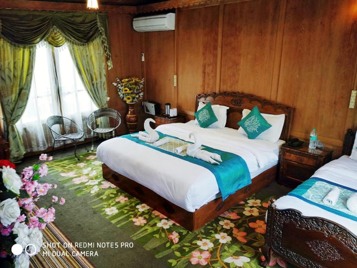 The Mughal Sheraton Houseboat Hotel Durgjan Zewnętrze zdjęcie