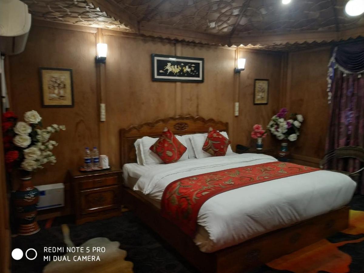 The Mughal Sheraton Houseboat Hotel Durgjan Zewnętrze zdjęcie