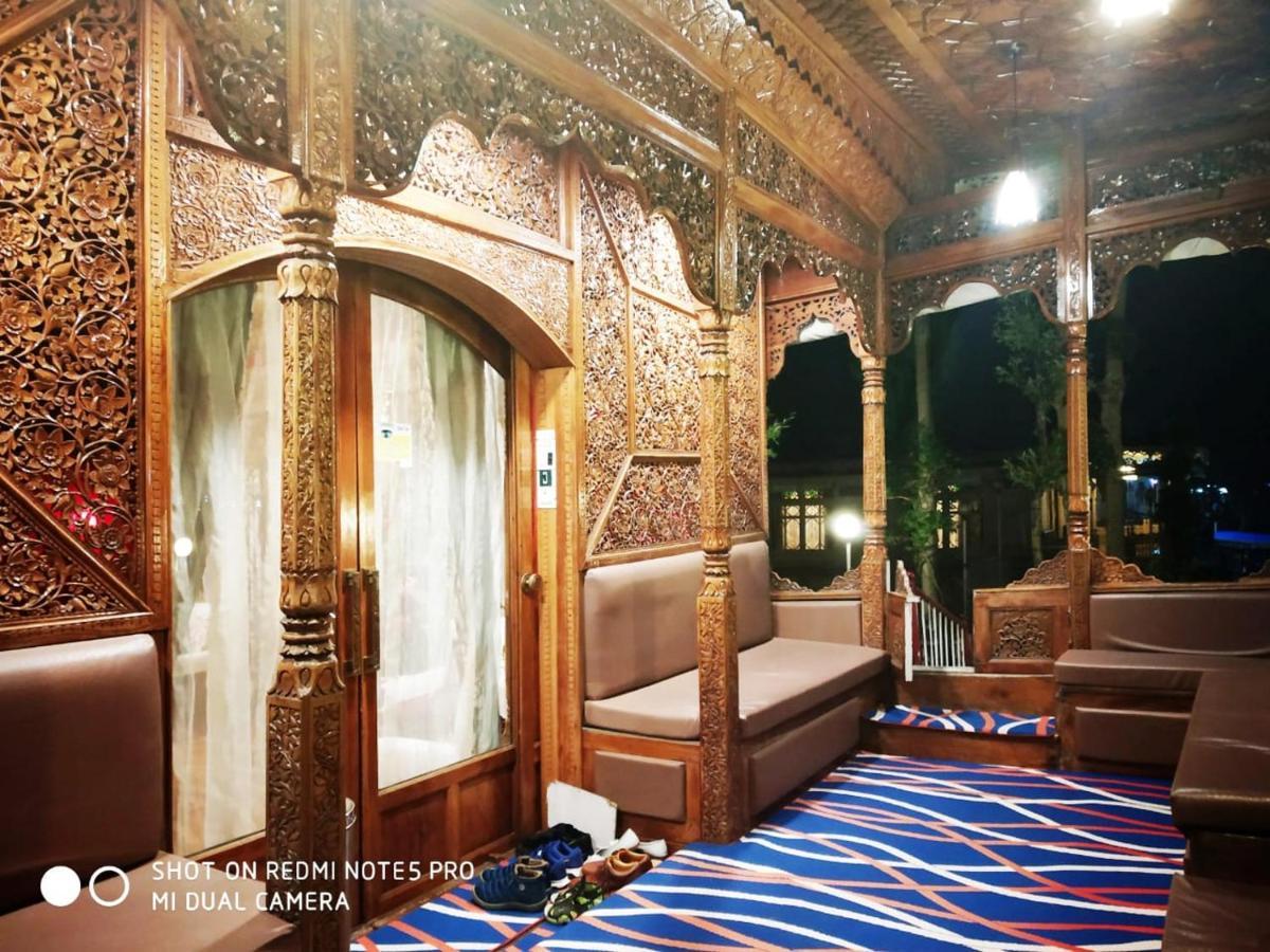 The Mughal Sheraton Houseboat Hotel Durgjan Zewnętrze zdjęcie